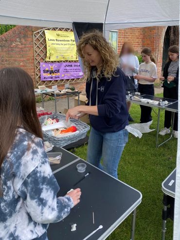sarah schiewe delivering make space for girls ceramic workshop