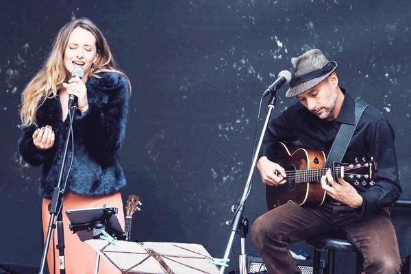classic shot of a jazz singer and guitarist