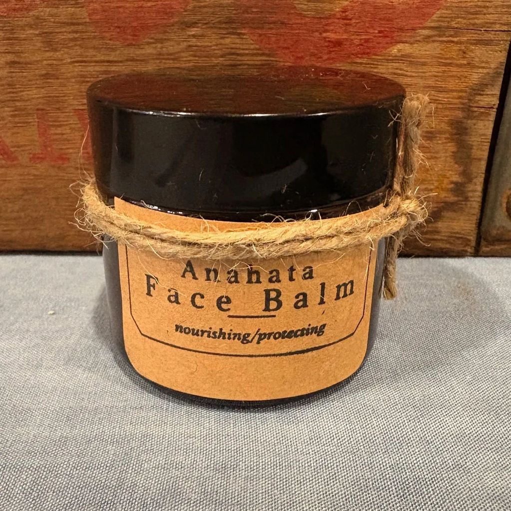 Rich and Creamy, this Face Balm goes on thick and immediately melts into your skin.
