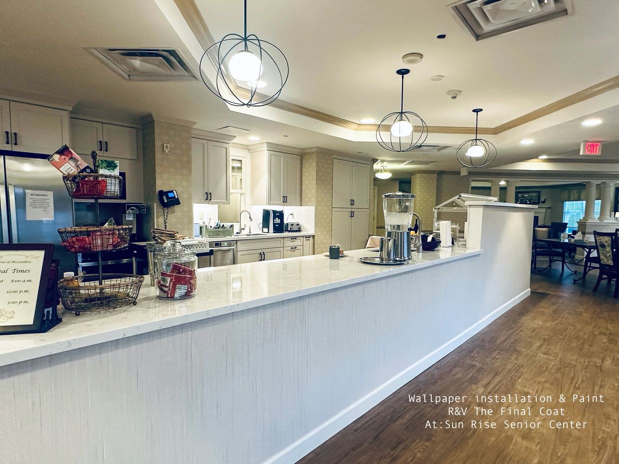 Accentuate the features of your room, with the right combination of wallpaper and paint tones.