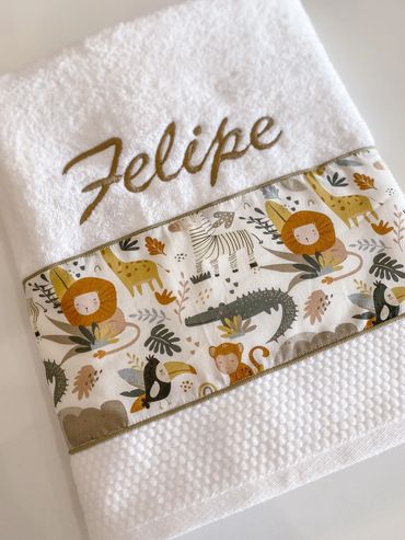 Toalha de banho padrão bordada