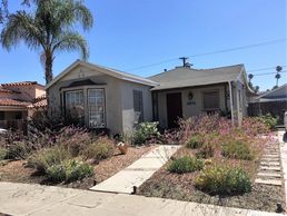 Two Bedroom, 2 Bathroom home with detached sunroom in Leimert Park