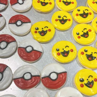 Pokémon Pokéball emoji cookies