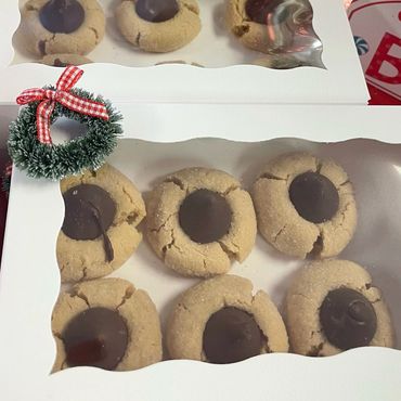 Chocolate dipped round sandwich cookies