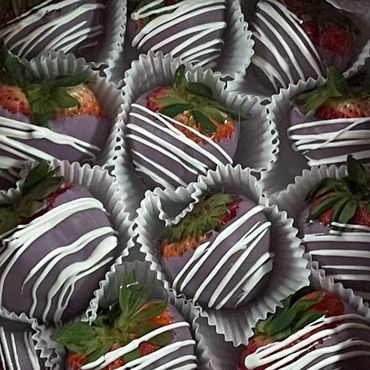 Chocolate brownies with striped drizzle