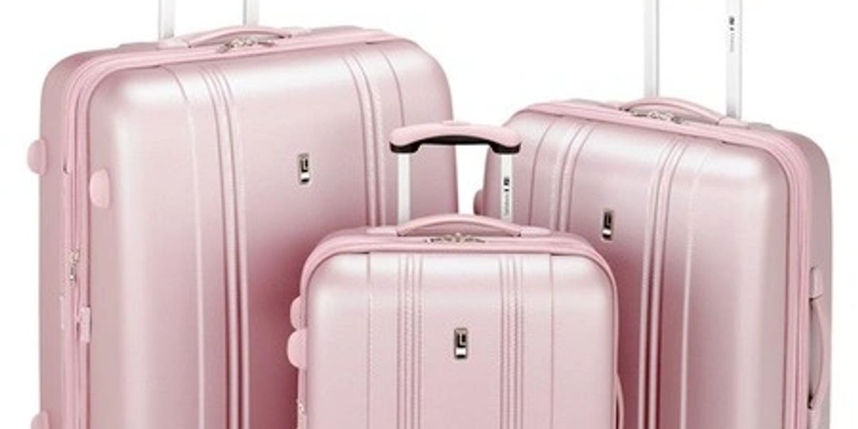 3 pieces in a set of luggage. www.rsivacations.com