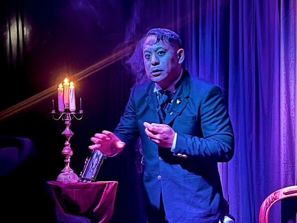 Mystique Dining, Chris Herren, Magician, Seance, Contact the Spirits, Chris Herren as Faust