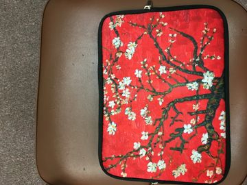 Asian ipad cover, Beautiful design, excellent like new condition.