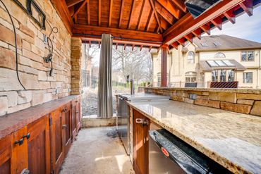 Wexford Outdoor Living (Photos courtesy of Flyover Properties)