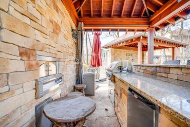 Wexford Outdoor Living (Photos courtesy of Flyover Properties)