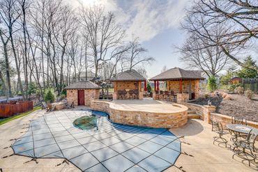 Wexford Outdoor Living (Photos courtesy of Flyover Properties)