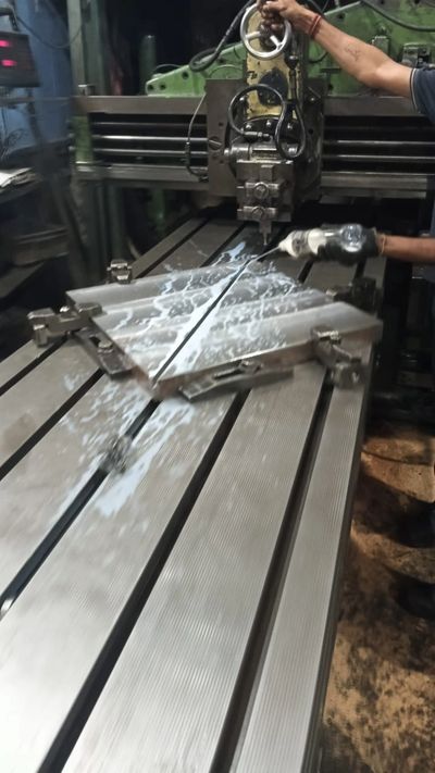 CUSTOMIZED HYDRAULIC JACK
