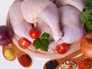 Trabalhamos com todos os cortes de frango, garantindo variedade ao seu açougue.
