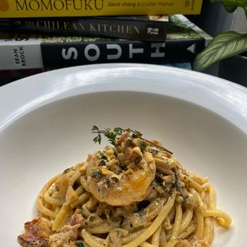 Bucanti with Shrimp, Chopped Lobster & Capers