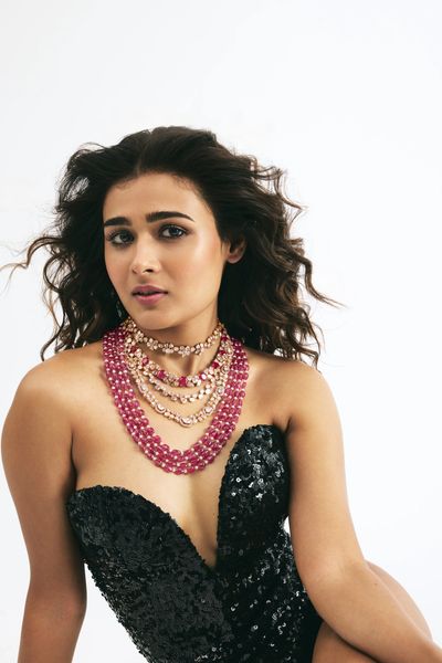 Bollywood hot actress Shalini Panday in Karan Johar's jewellery Tyaani. Glam Recco