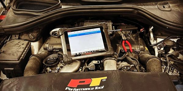 Scan tool to diagnose vehicle. 