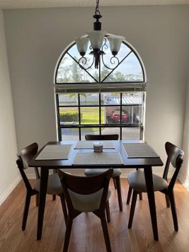 Eat in kitchenette area