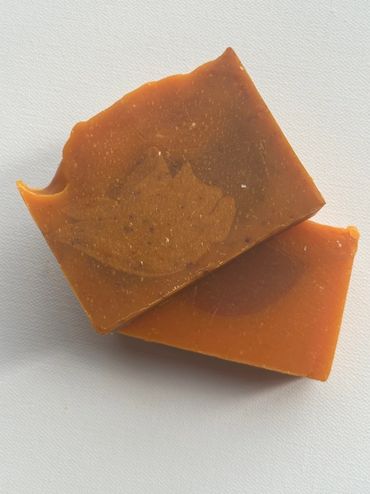 Our turmeric and seamoss bar brightens your skin naturally without any harsh results from chemicals.