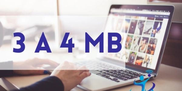 Imagen con texto '3 A 4 MB' y una persona usando una laptop.