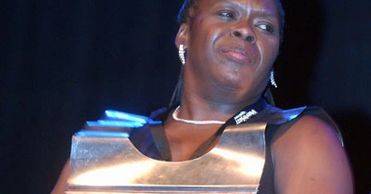 Peaches playing the Frottoir