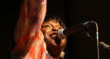 Peaches Staten in Concert