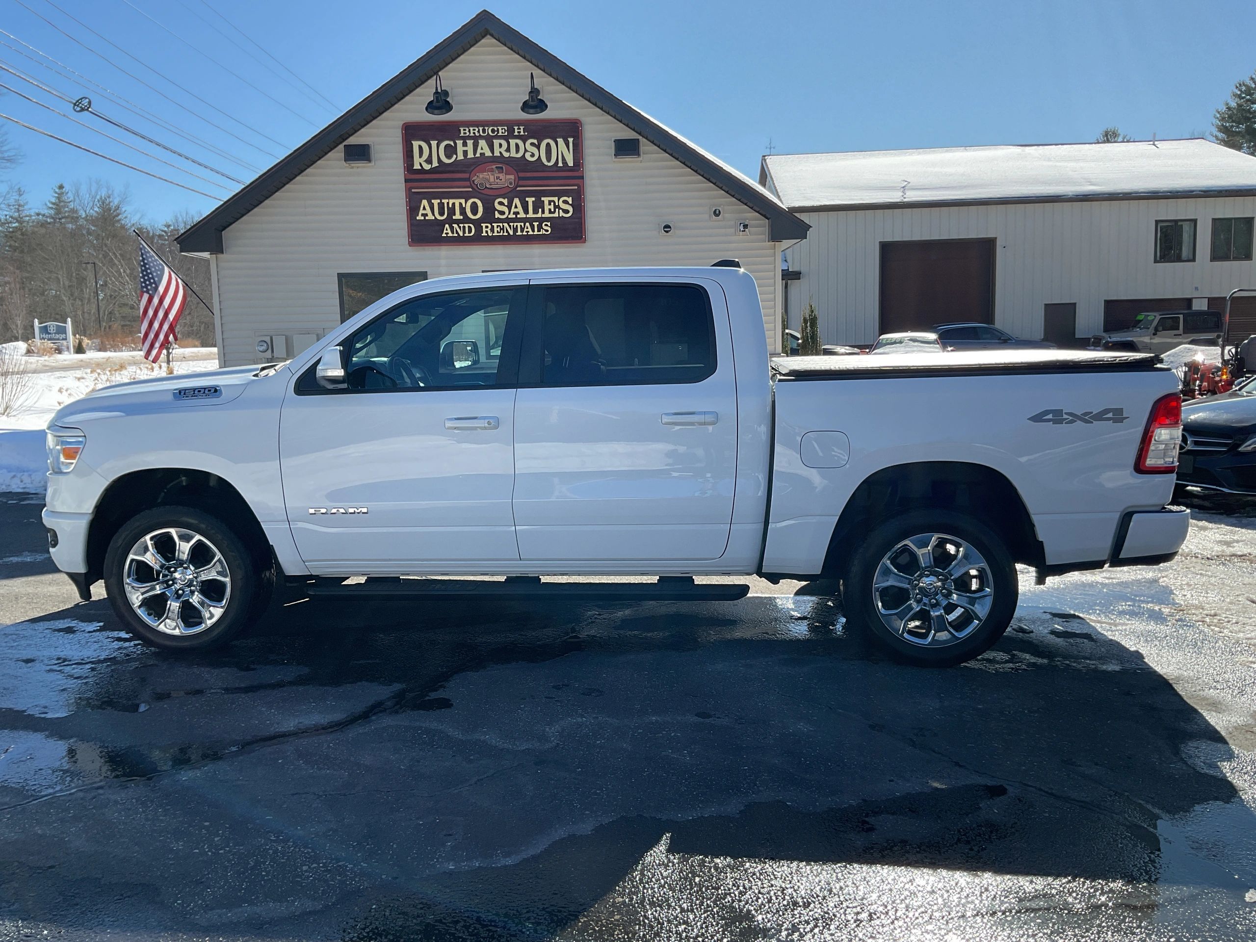 2019 RAM 1500 Big Horn/Lone Star 4x4 Crew Cab 5'7's photo