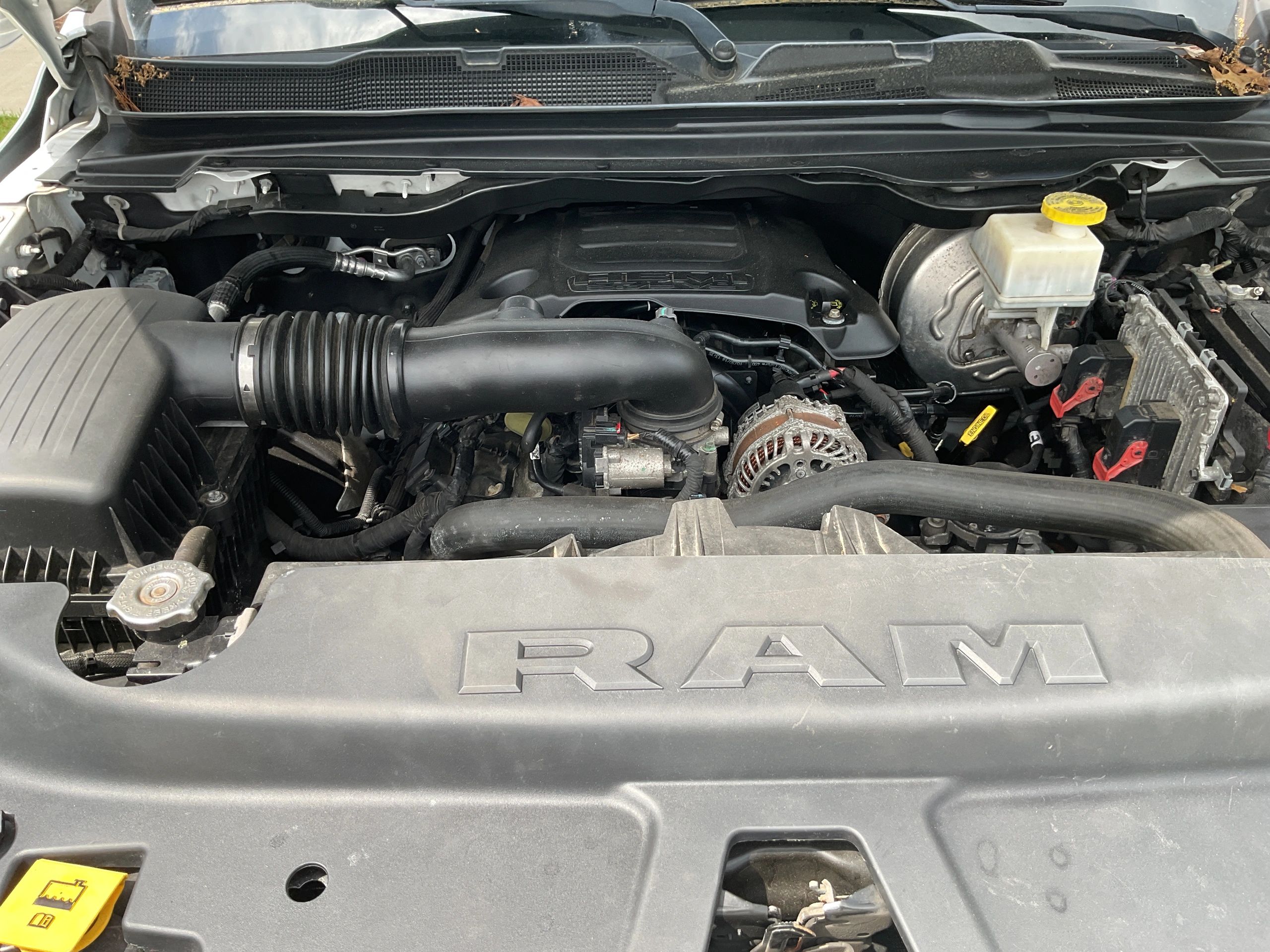 2019 RAM 1500 Big Horn/Lone Star 4x4 Crew Cab 5'7's photo