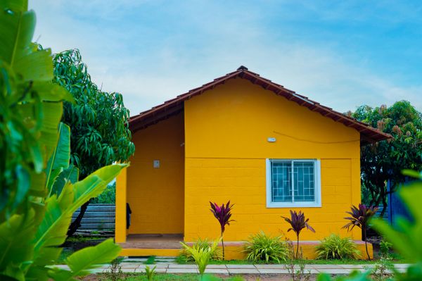 Front view of the spacious family cottage at Namooru Ecostay, welcoming guests for a comfortable stay.