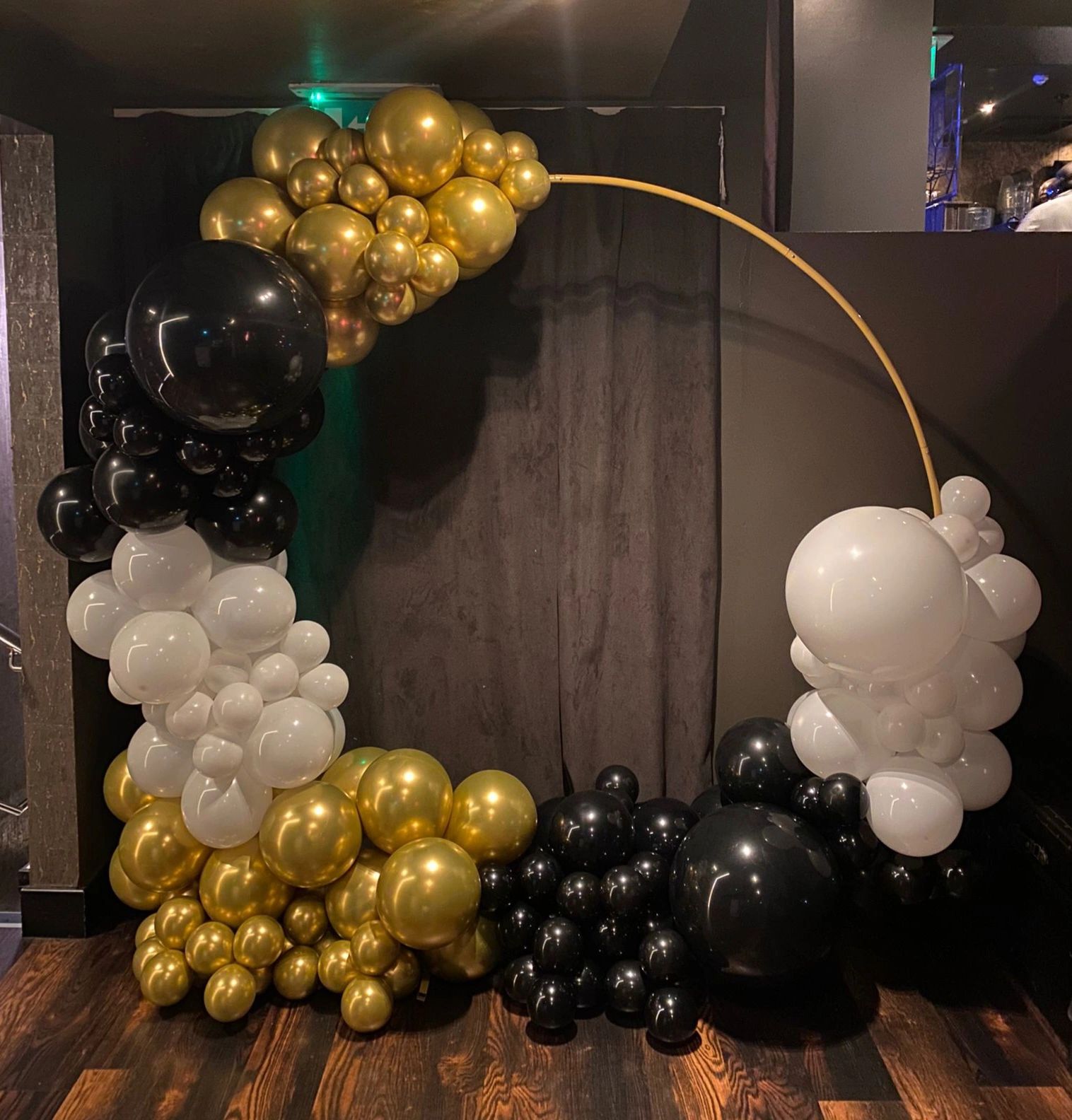 6ft black white and gold balloon hoop