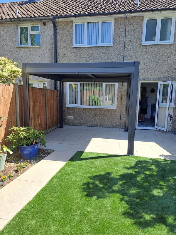 Artificial turf and porcelai patio.