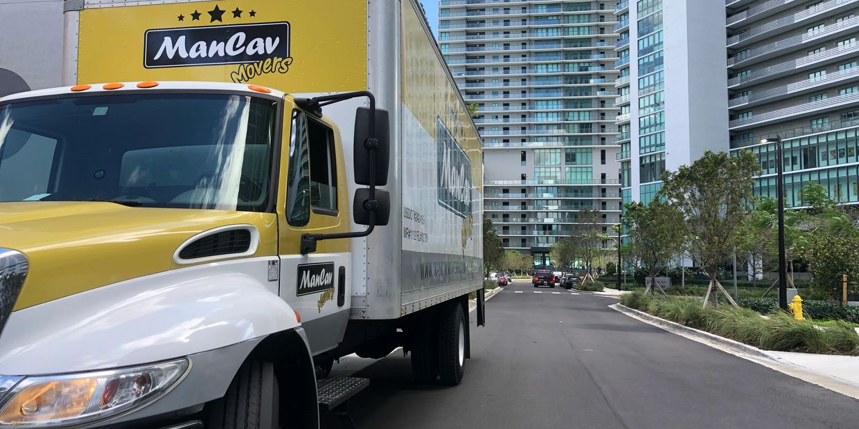 Mancav Movers Truck in Aventura FL