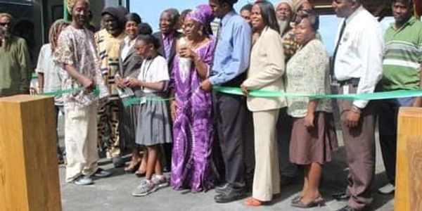 Ribbon cutting during the opening of our new Bordeaux Farmers' Market location.