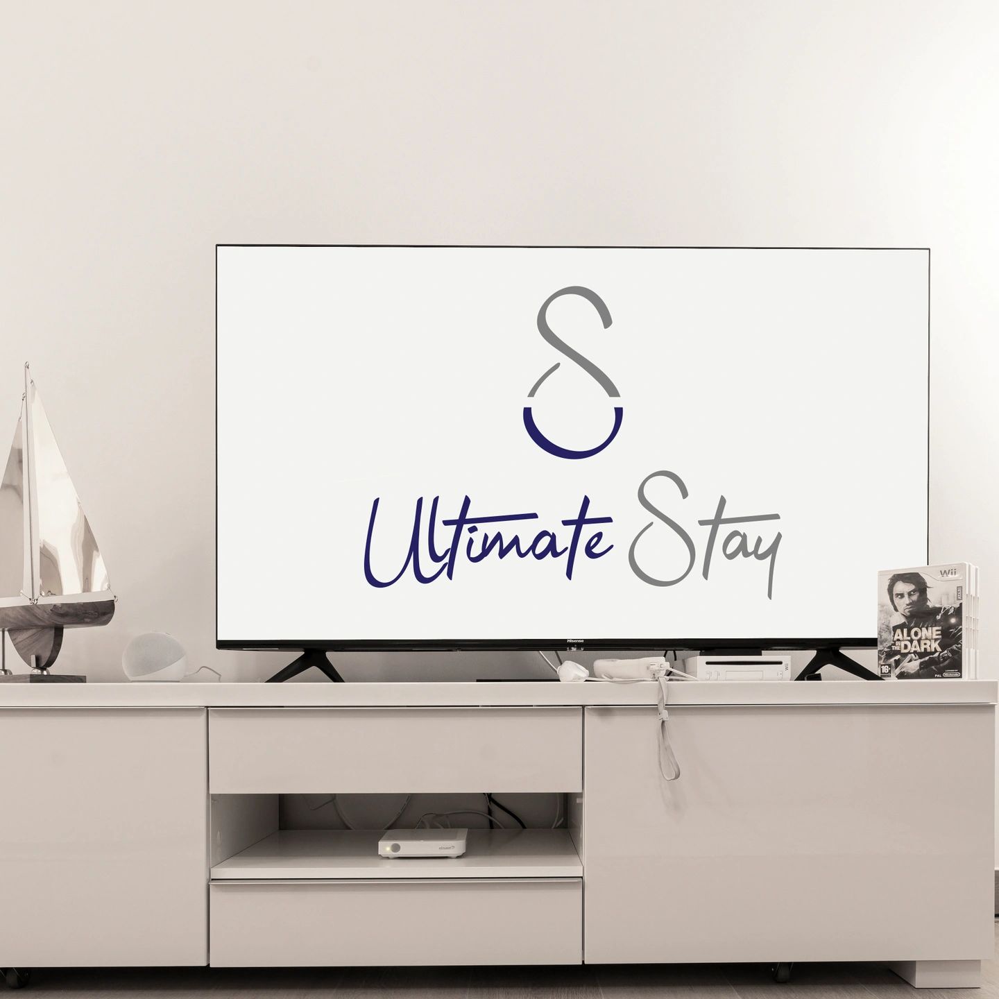 ultimate stay logo