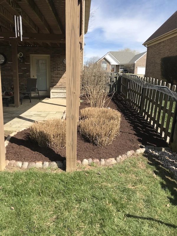 lawn care and mulch service louisville ky residence