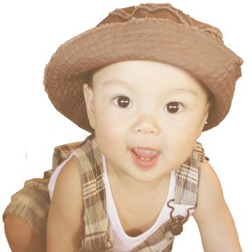 Asian baby crawling wearing hat diaper ServiceDisposable diaper cloth diaper hybrid surface