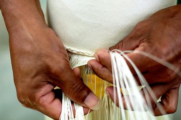 The best weaver in the world makes 60 threads along 1 inch.
