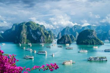 VIETNAM HIGHLIGHTS 6D5N
From $65 per person per night
Destinations: Hanoi • Sapa • Ha Long Bay
What'