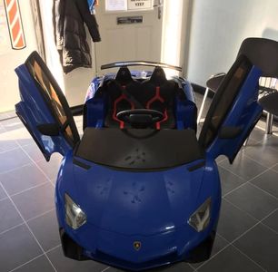 a blue barbershop car station