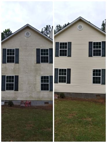 House wash 2 story home vinyl siding