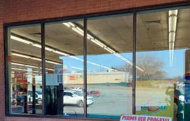 Clean windows, Piggly Wiggly