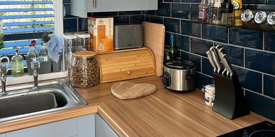 fully equipped kitchen