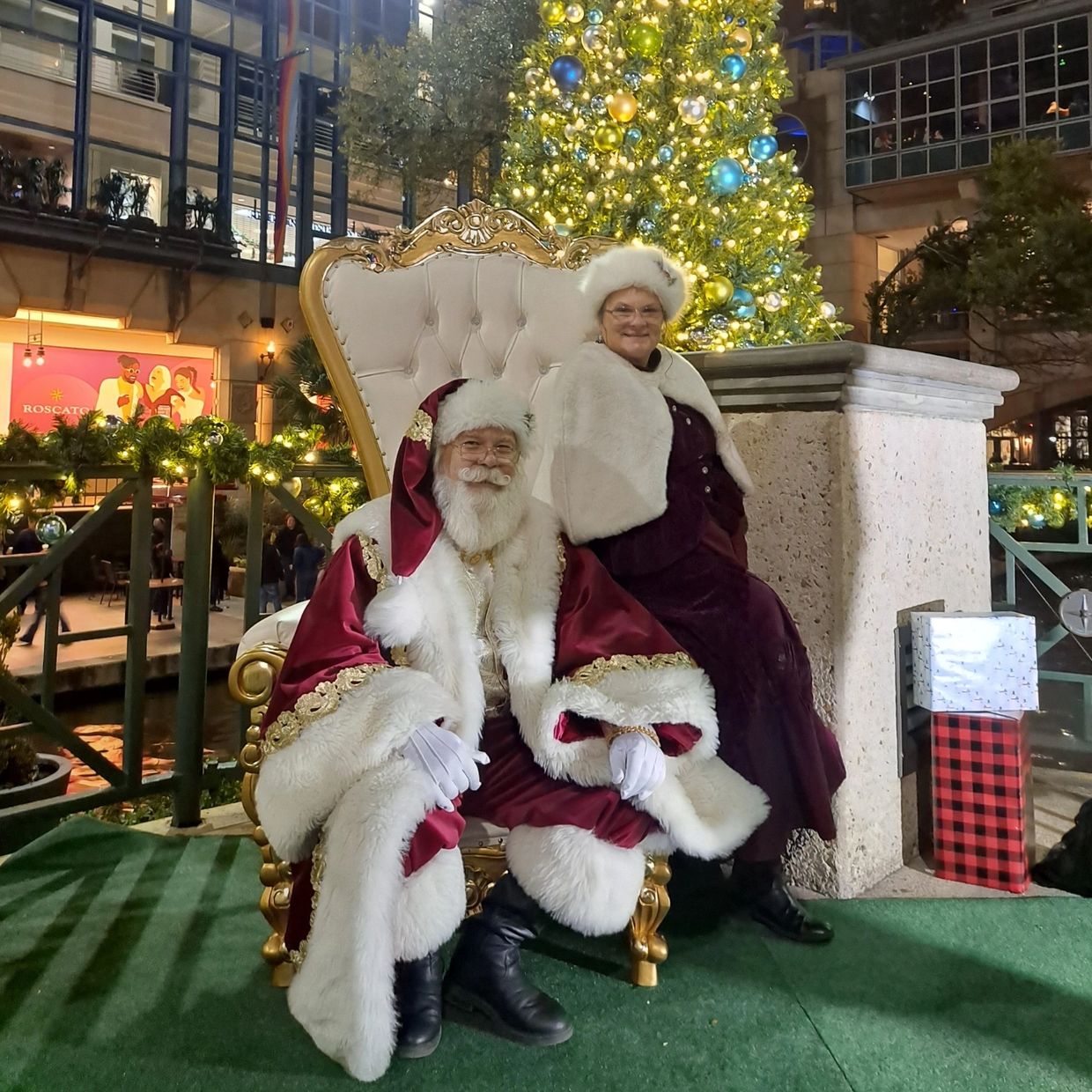 Santa Claus and Mrs. Claus San Antonio River Walk River Center Mall