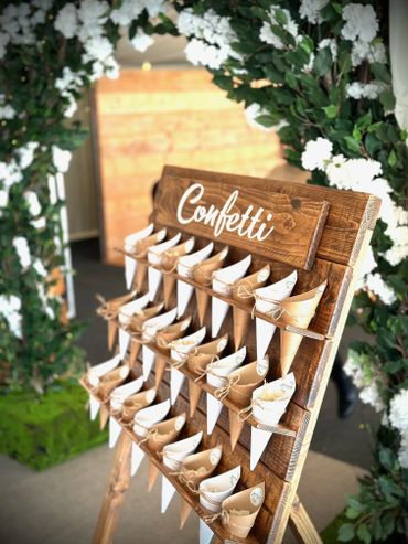 rustic confetti cone stand