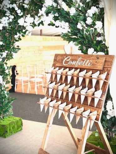 rustic confetti cone stand