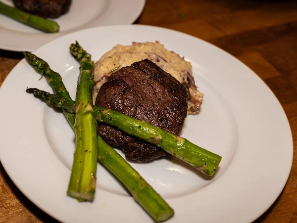 4oz Ribeye w/ Garlic Mashed & roasted Asparagus