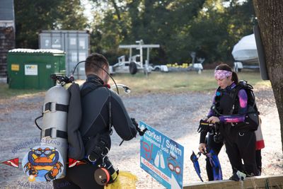 Scuba diving for oysters underwater