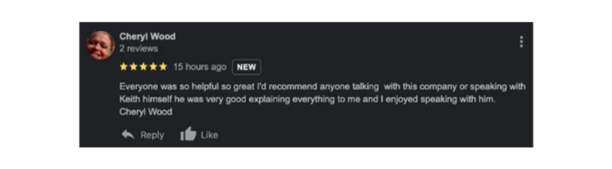 Positive review praising helpful customer service and clear communication.