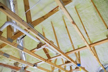 Résultat d'un plafond isolé au polyuréthane giclé