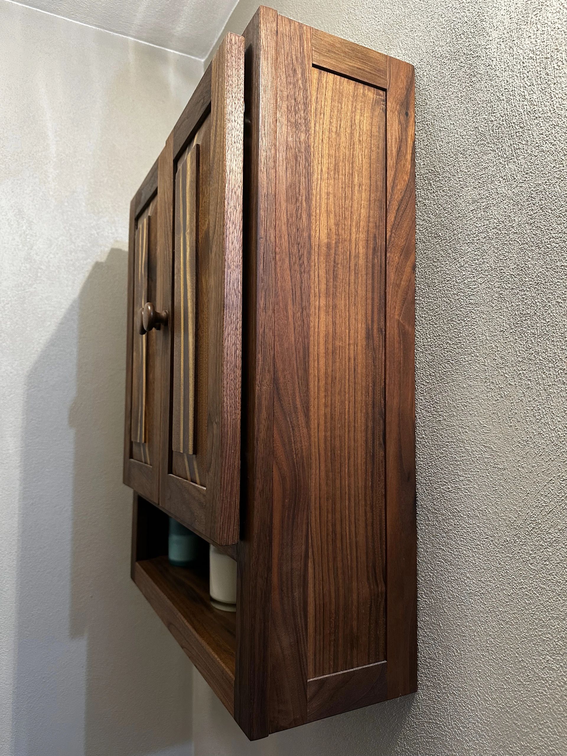 Side panel detail