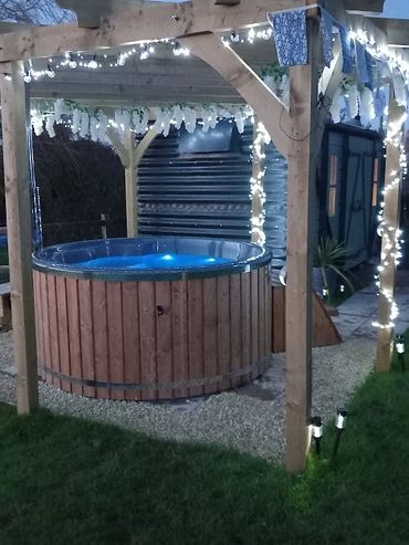glamping in Worcestershire with hot tub